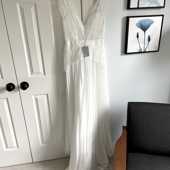 Asos wedding gown - Picture 6 of 8
